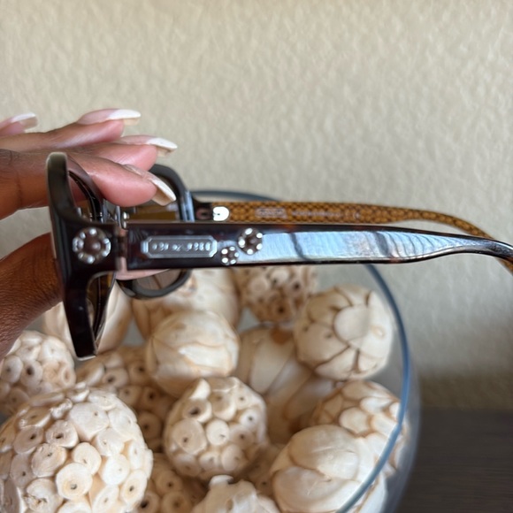 Coach Sunglasses with Case and Micro Cleaning Cloth EUC - Picture 8 of 9